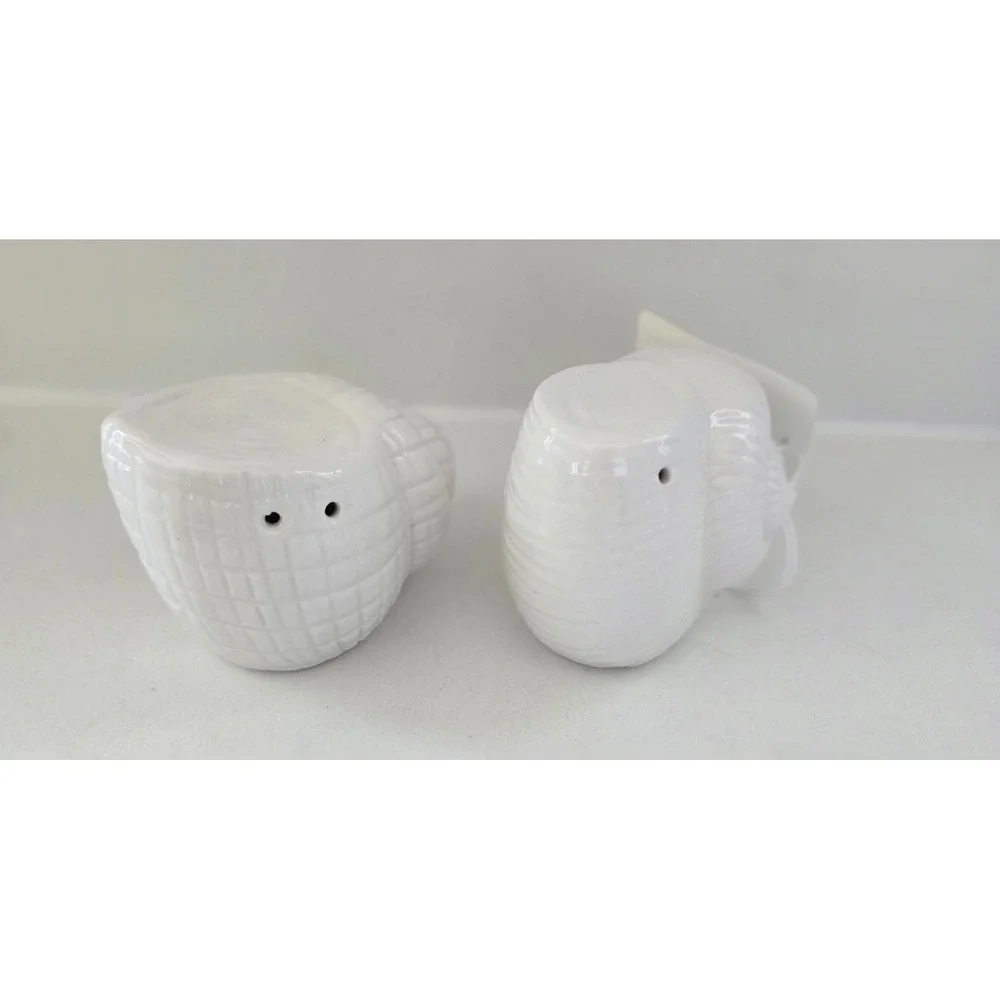 CBK‎ Cream White Ceramic Shell Salt and Pepper Shaker Set CB197529 Coastal Decor